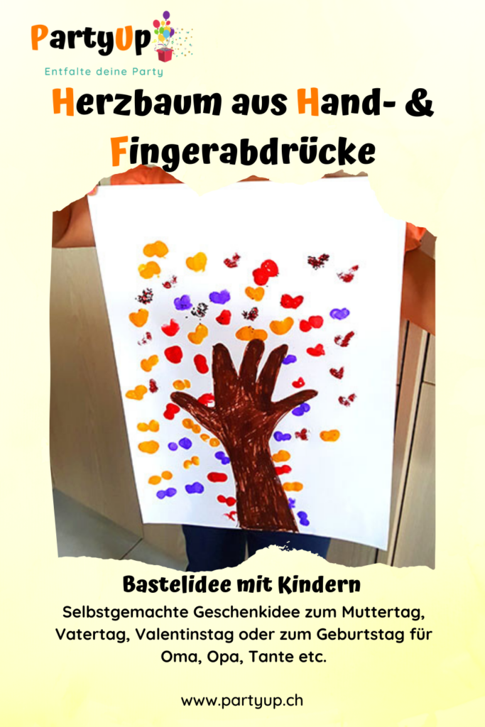 Fertiges Geschenk Herzbaum Herzbaum aus Hand- & Fingerabdrücke selbst gebastelt von Kinder