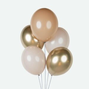 Verleihen Sie Ihrer Party einen Hauch von Eleganz mit unserem Luftballon Set Gold-Beige-Hellbraun. 10 Ballons in den Farben Gold, Beige und Hellbraun. Aus 100% natürlichem Latex.