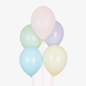Verleihe deiner Party eine zarte und bezaubernde Note mit unserem Luftballon-Set in Pastell-Tönen. 10 Ballons in den Farben Rosa, Lila, Gelb, Grün und Blau.