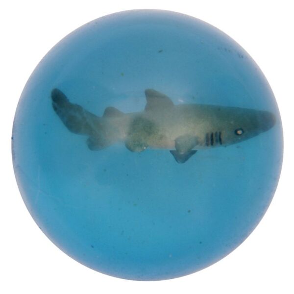 Spring ins Abenteuer mit dem 3D-Hai Flummi! Ideal als Mitgebsel oder Adventskalender-Inhalt. Hochwertig aus Gummi, ca. 4 cm gross.