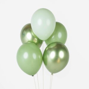 Setze stilvolle Akzente mit dem Salbei Glossy Luftballon-Set – 10 hochwertige Latexballons, perfekt für eine geschmackvolle Partydekoration.