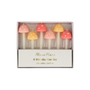 Feiere mit Stil mit den Meri Meri Pilz-Geburtstagskerzen – ein 6-teiliges Set, das deinem Kuchen einen magischen Touch verleiht.