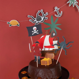 Entdecke die Schätze der Meere mit unseren Piratenparty Kuchentoppern von My Little Day! Perfekt um den Geburtstagskuchen oder die Torte zu dekorieren.