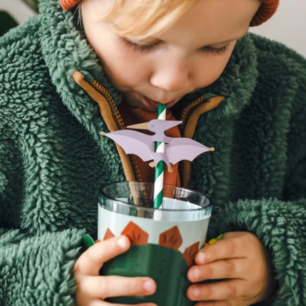 Bezaubere deine Gäste mit unseren Stegosaurus Manschetten für Becher bei deiner nächsten Dinosaurier Party. Einfach anzubringen und für jede Bechergrösse.