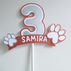 Gestalte deine Party mit unserem personalisierbaren Cake Topper 'Pfoten' für Katzen- und Hundefans einzigartig. Perfekt für Kindergeburtstage!